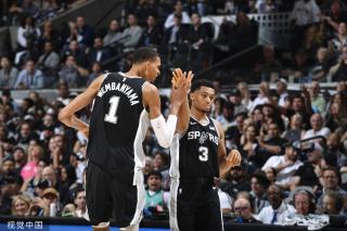 应脱离政治 应脱离政治