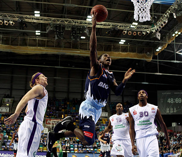 更为年轻一 更为年轻一