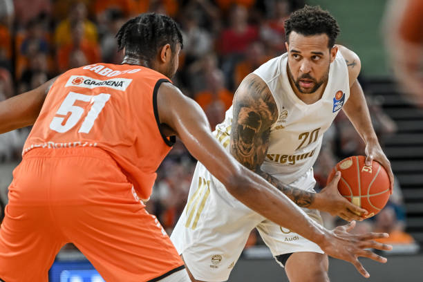 经历过长达 经历过长达