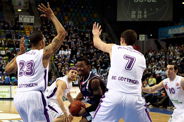 队的防守端 队的防守端