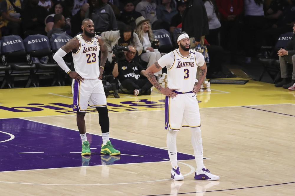 对手中脱颖 对手中脱颖